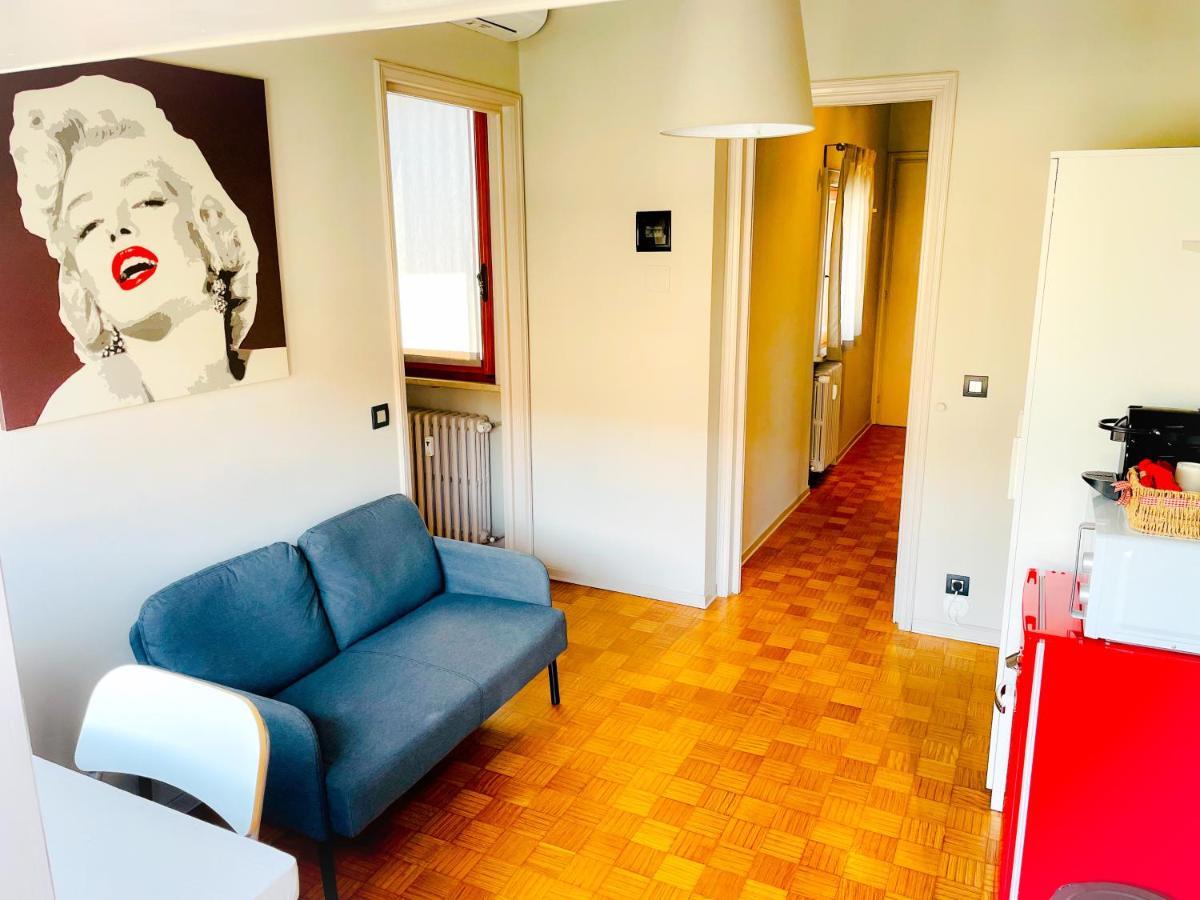 Pilotta'S Balcony Apartment Parma Bagian luar foto