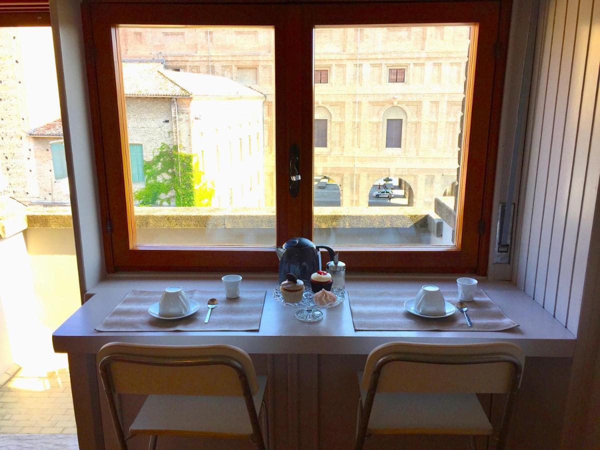 Pilotta'S Balcony Apartment Parma Bagian luar foto